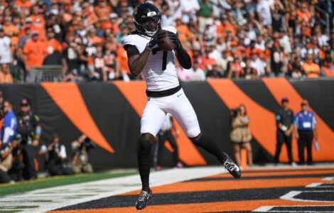 Trevor Lawrence finally gets 1st win over Bengals as Jaguars hold on for 22-17 victory